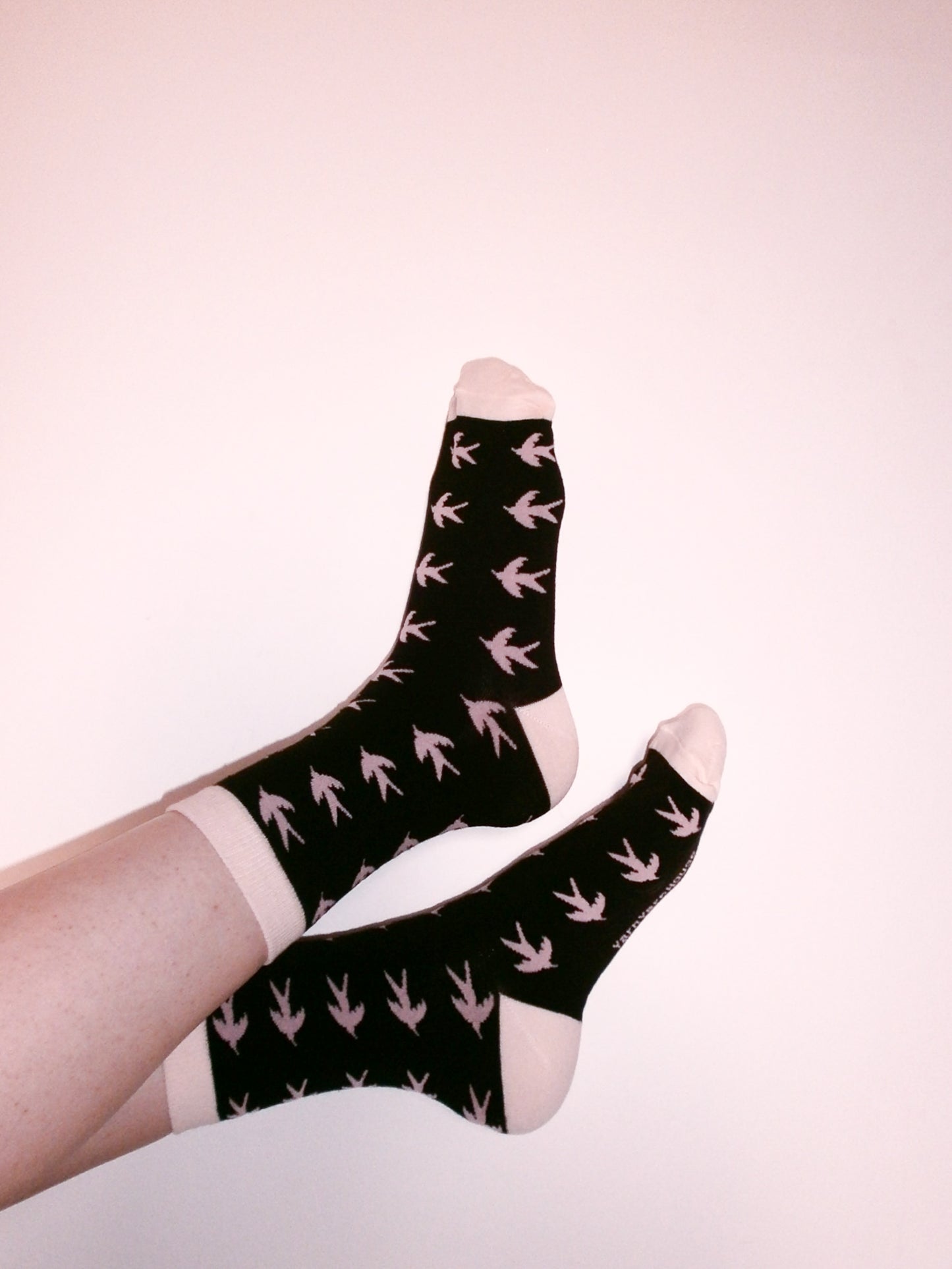 Swallow In Lines Socks